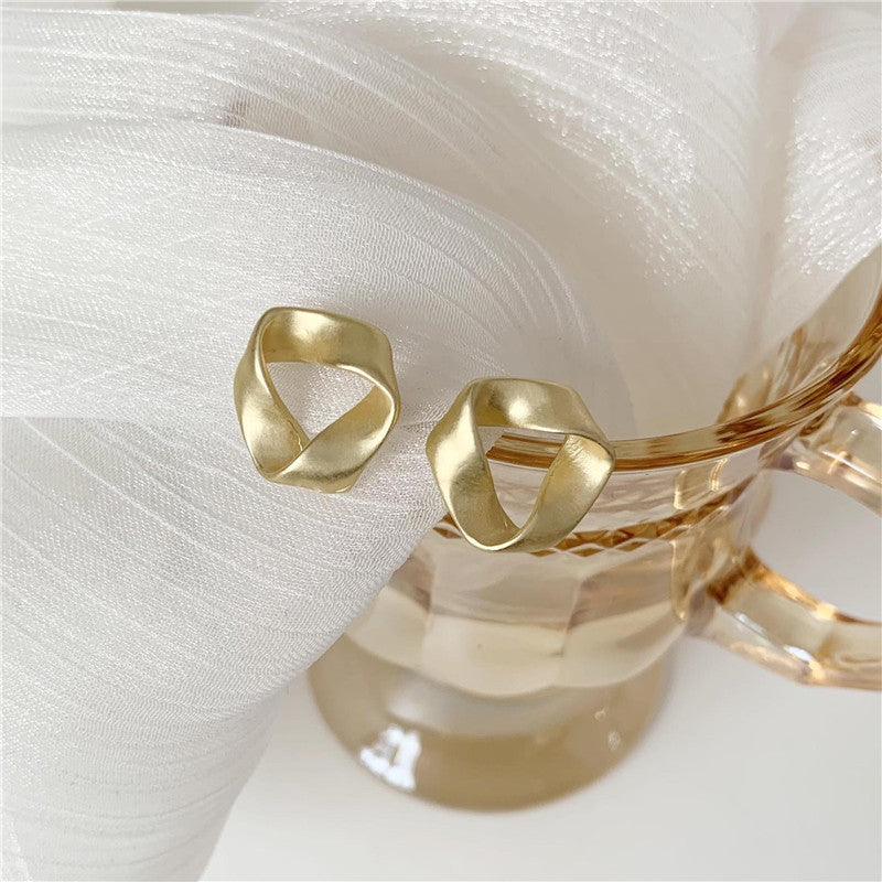 Frosted Triangle Round Earrings