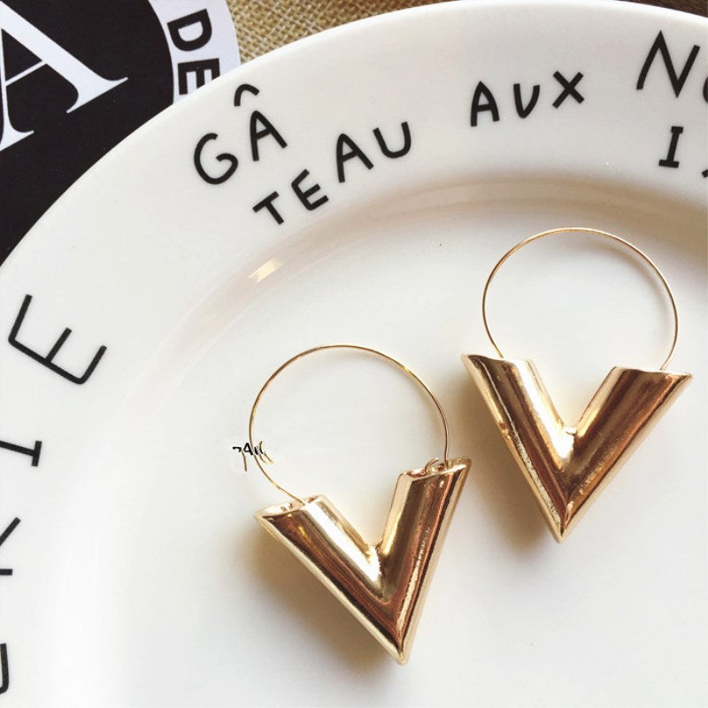 Ornament's Minimalist Triangle Earrings